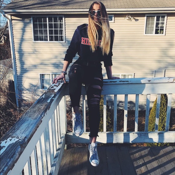 Tommy Hilfiger cropped sweatshirt - Picture 3 of 4